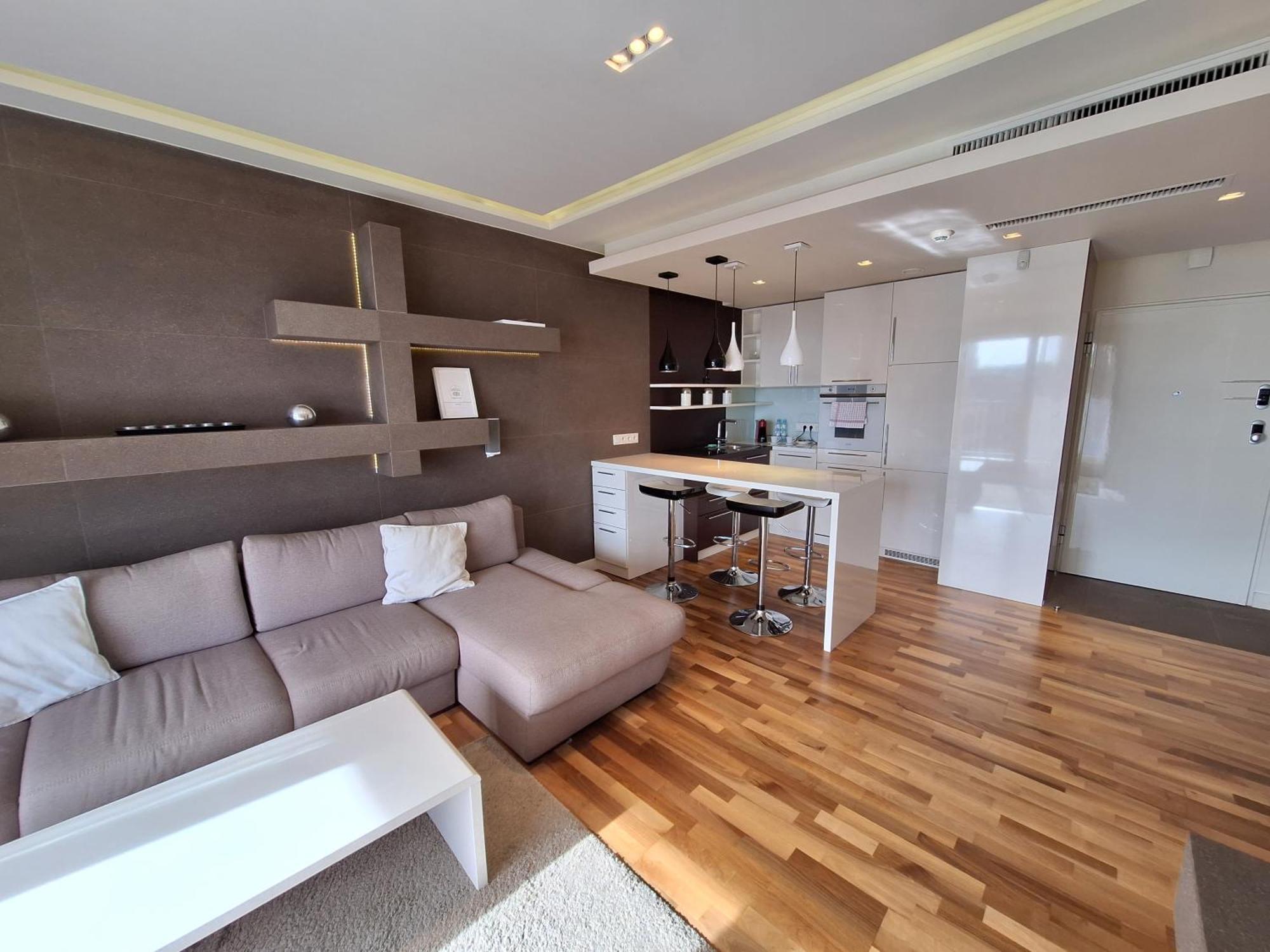 Deluxe Apartment