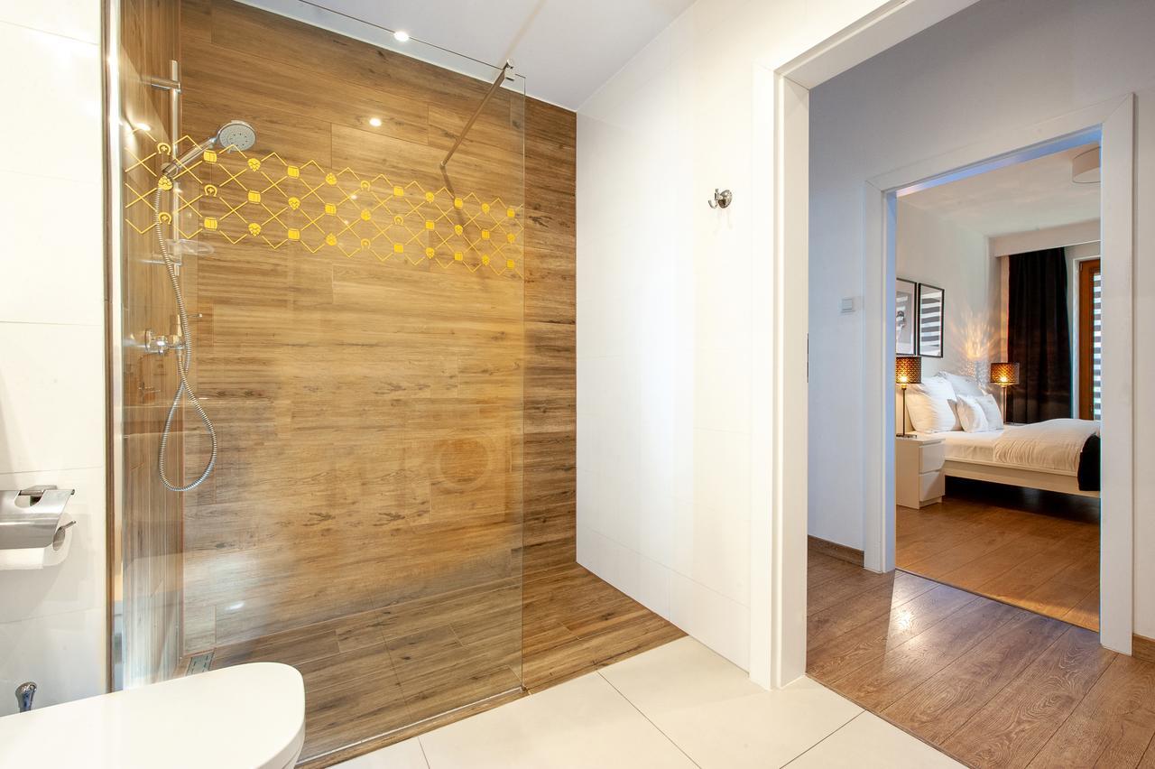 Deluxe Two-Bedroom Apartment