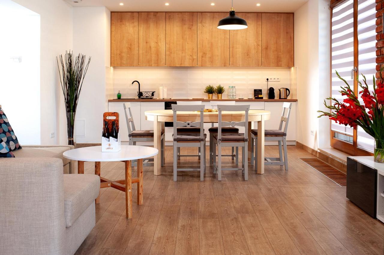 Deluxe Two-Bedroom Apartment
